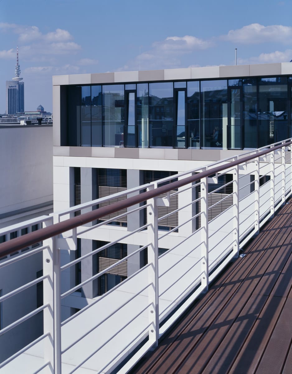 Dachterrasse mit Skyline-Blick